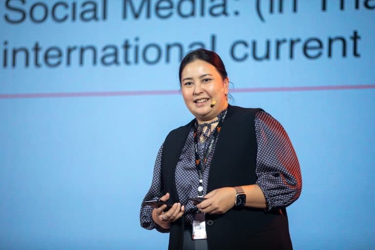 ข่าวป่วน โลกวุ่น : จากไวรัล “ฮิปโปหมูเด้งเคารพธงชาติ” สู่การใช้สัญชาตญาณของสื่อ