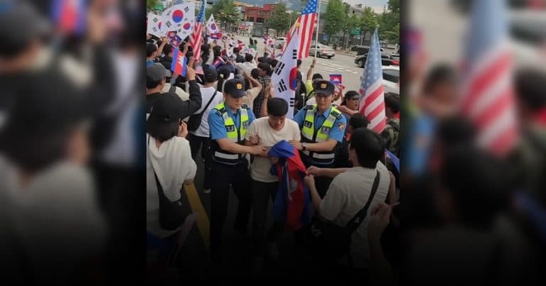 โพสต์เฟซบุ๊กอ้าง “ตำรวจเกาหลีใต้จับกุมผีน้อยเขมร” แท้จริงสร้างจากคลิปเก่า+AI