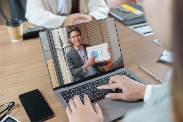 เตือนภัย Deepfake ปลอมเป็นผู้นำประเทศ หลอกโอนเงินผ่าน Zoom เสียหายกว่า 3.8 ล้านดอลลาร์สหรัฐ